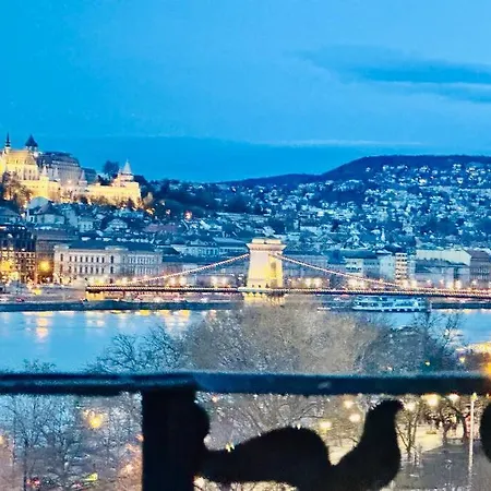 Danube View Apartment *
