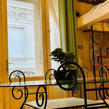 Danube View Apartment *